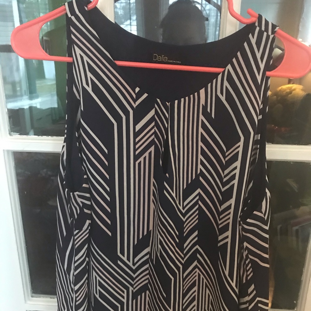 Graphic print double layer sleeveless top